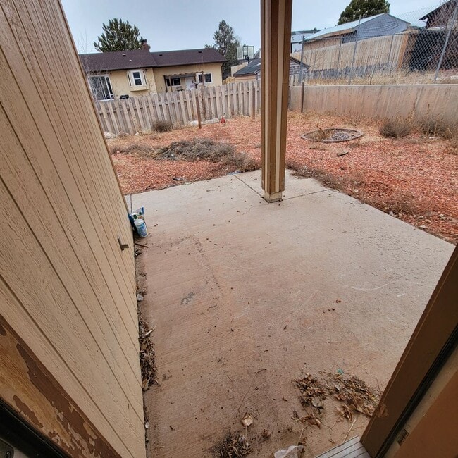 Building Photo - Charming Duplex in Cedar City