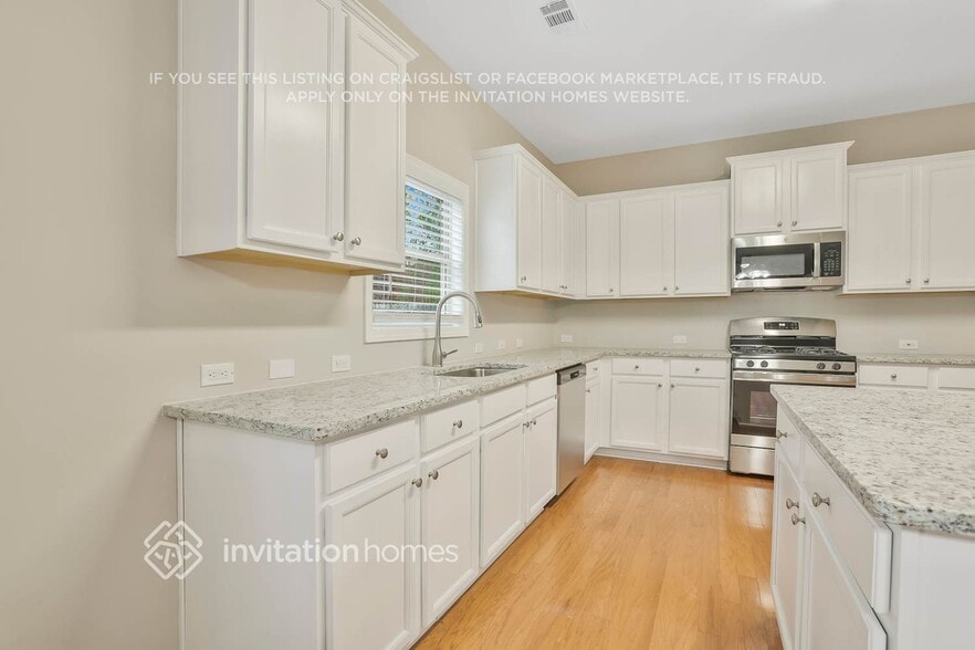 Building Photo - 6192 Stonelake Dr SW