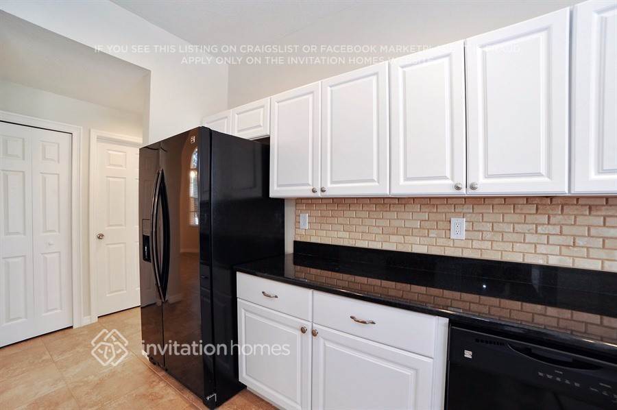 Building Photo - 1800 Wood Haven St