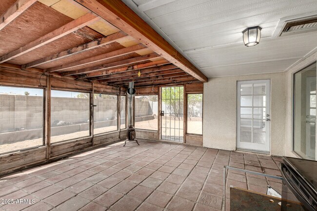 Building Photo - 4001 W Libby St