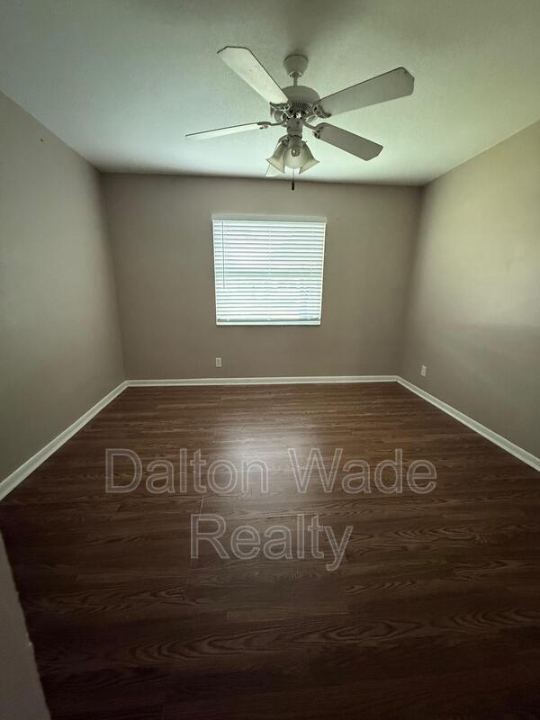 Building Photo - 2040 Sunset Grove Ln