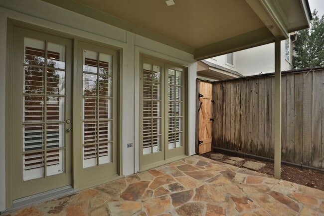 Building Photo - 4026 Gramercy St