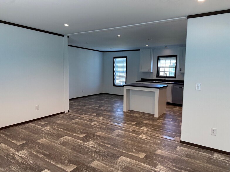 Building Photo - 204 Paradise Ter