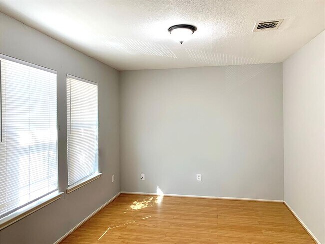 Building Photo - 7107 Mountain Dale Ct
