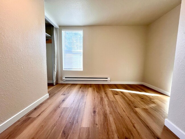 Building Photo - Non-Refundable & Security Deposit Total: $1525.00