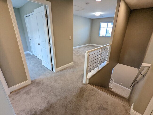 Building Photo - 6448 Earl Pike Ct