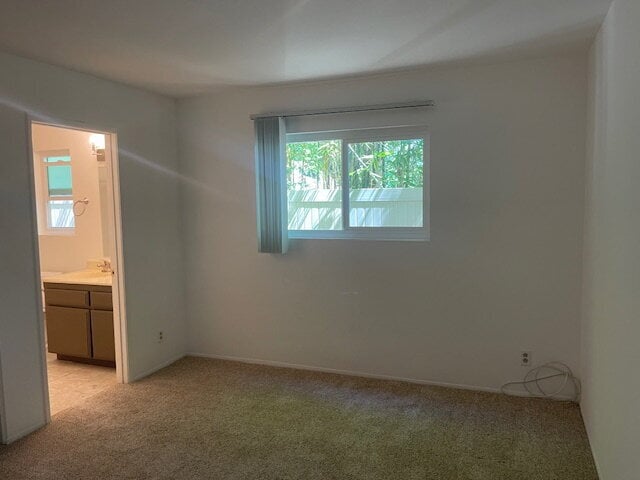 Building Photo - "Charming 3-Bed, 3-Bath Townhouse with Guest Suite & Fireplace in Carlsbad Oasis!"