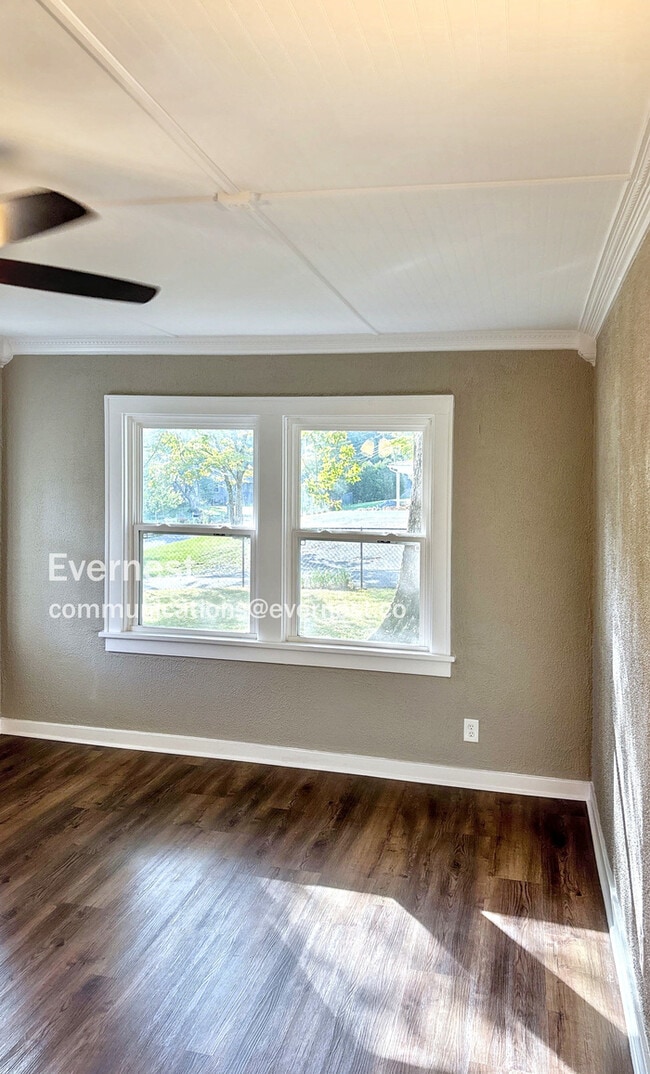 Building Photo - 118 Brentwood Dr