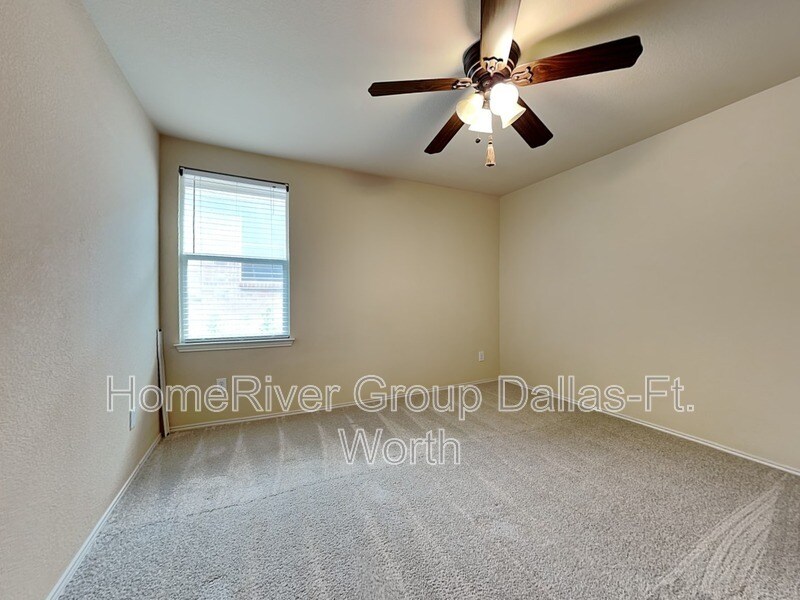 Building Photo - 10622 Midway Dr
