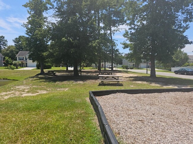 Building Photo - 160 Molinia Dr