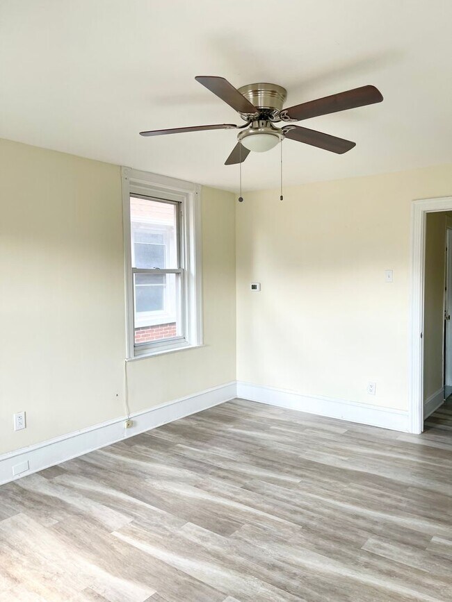 Building Photo - 5119 Hazel Ave