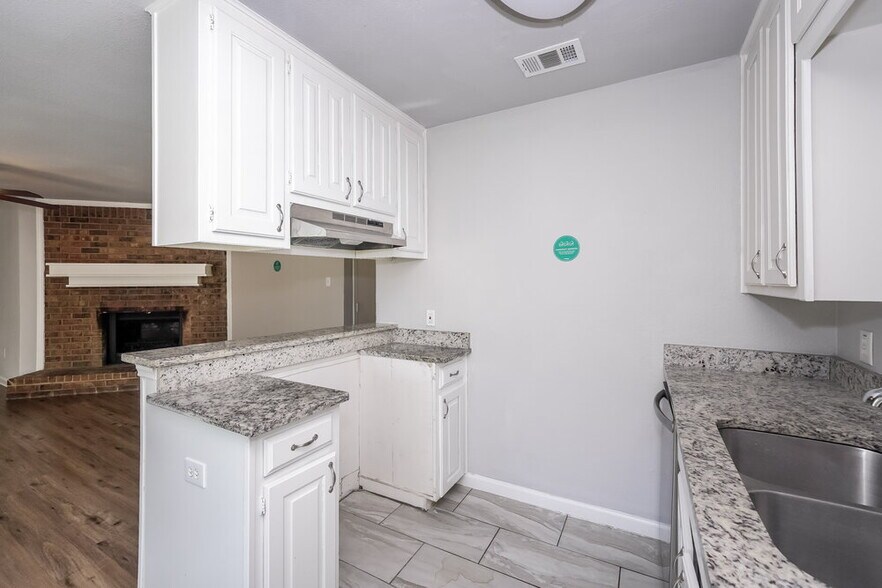 Building Photo - 5719 Myers Rd