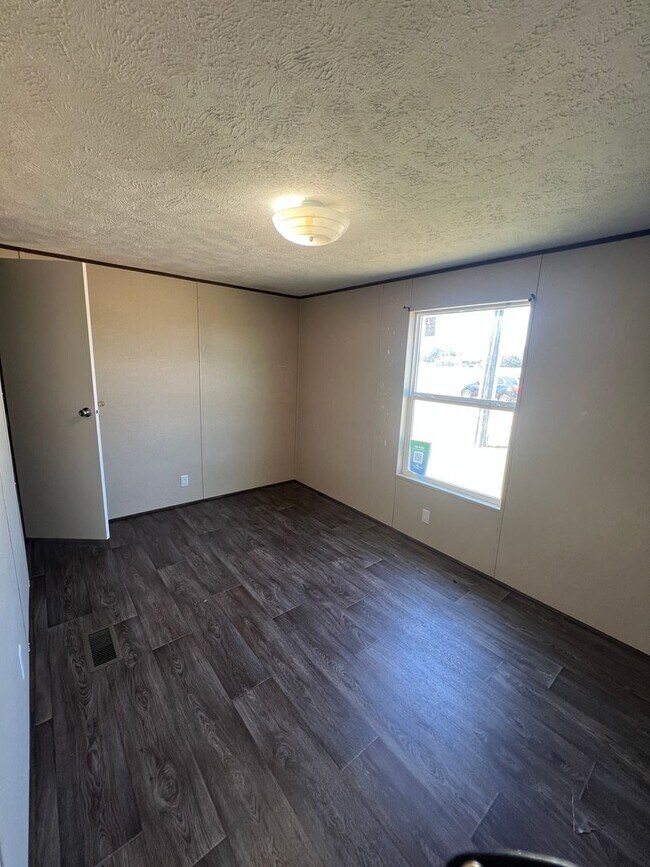 Building Photo - 142 CO ROAD 5516-F32