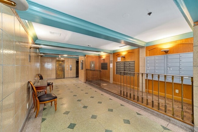 Building Photo - Seagle Building 7C