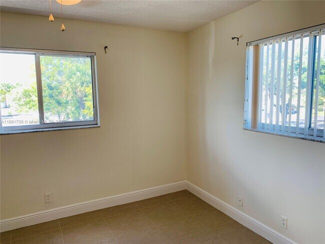 Building Photo - 251 S Cypress Rd