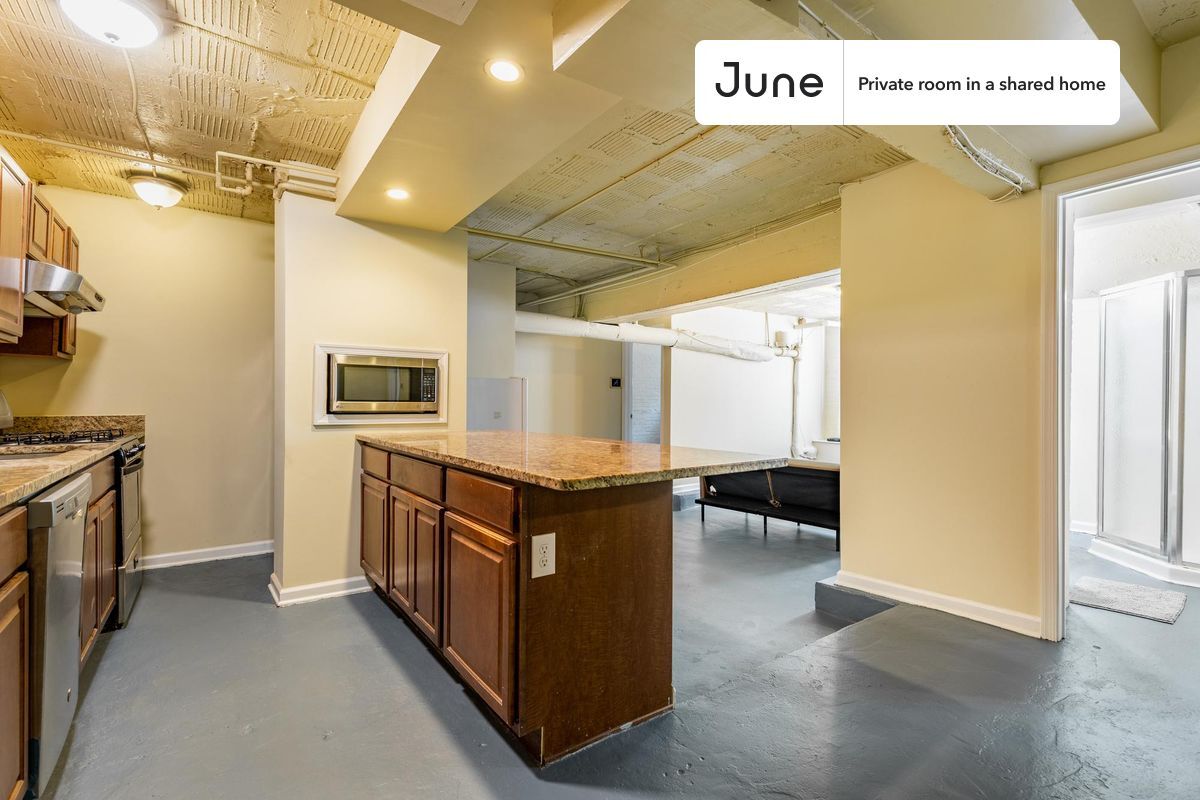 Building Photo - Room in Shared 4 bed/2 bath home in Dupont Circle