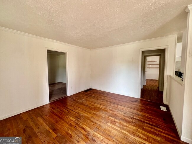 Building Photo - 145 Herring St