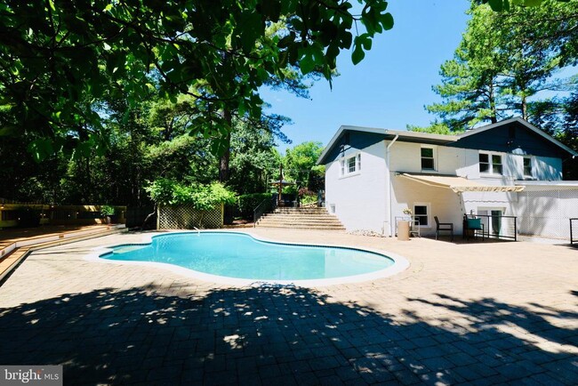 Building Photo - 4316 Brookside Dr