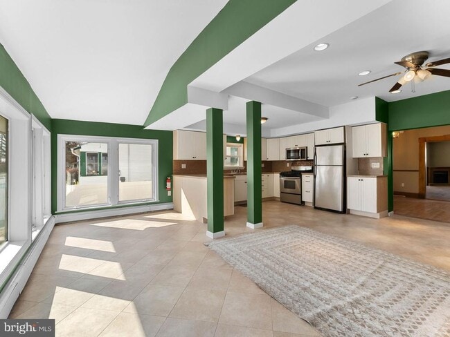 Building Photo - 860 Pennsylvania Ave