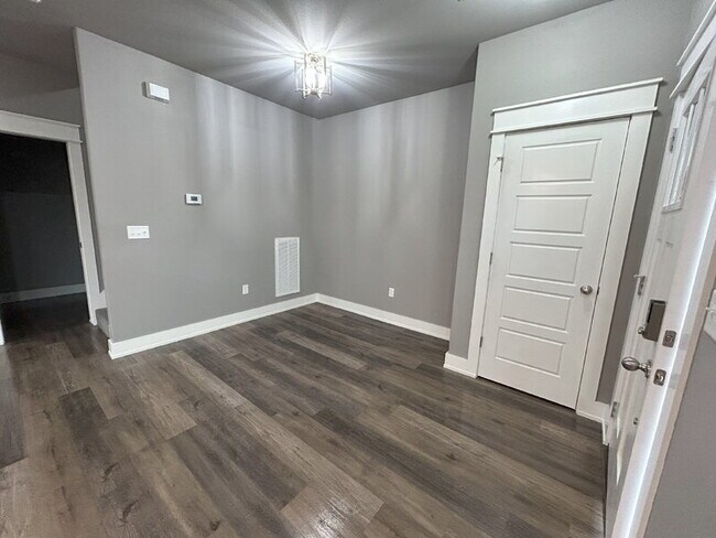 Building Photo - 2602 N Ward Dr