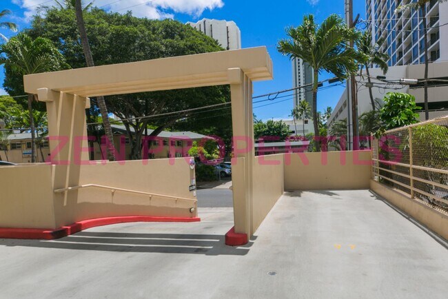 Building Photo - 250 ?Ohua Ave