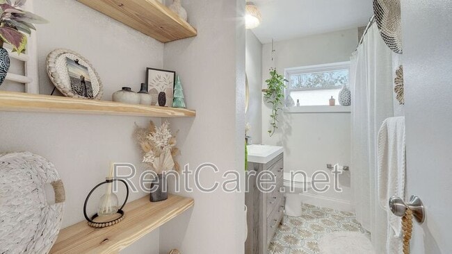 Building Photo - 8008 Lake Eve Dr