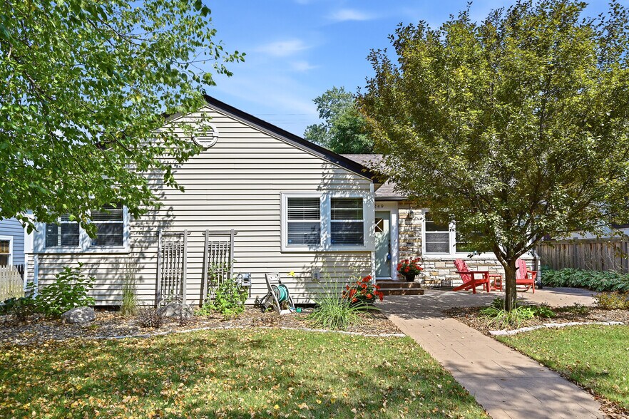 Building Photo - 5249 Abbott Ave S
