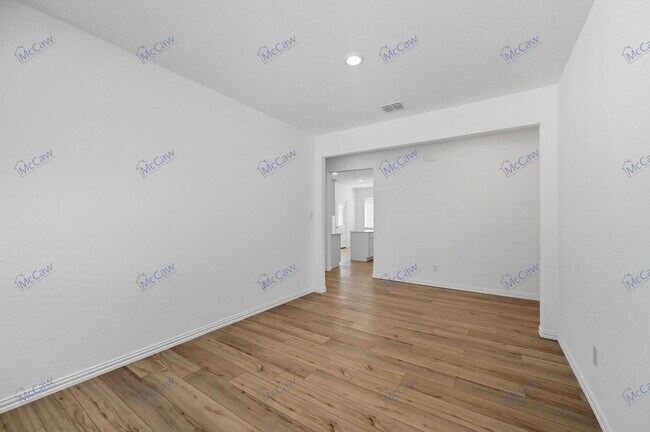 Building Photo - 2560 Eden Crk Dr