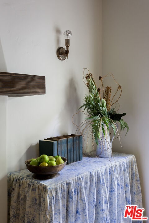 Building Photo - 408 17th St