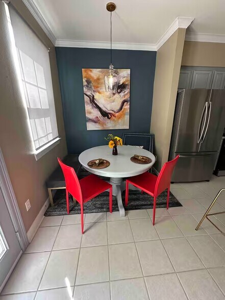 Building Photo - 2210 Christian St