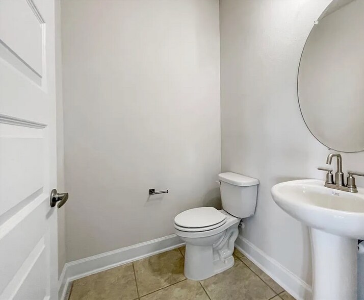 Building Photo - 3717 Sagefield Dr