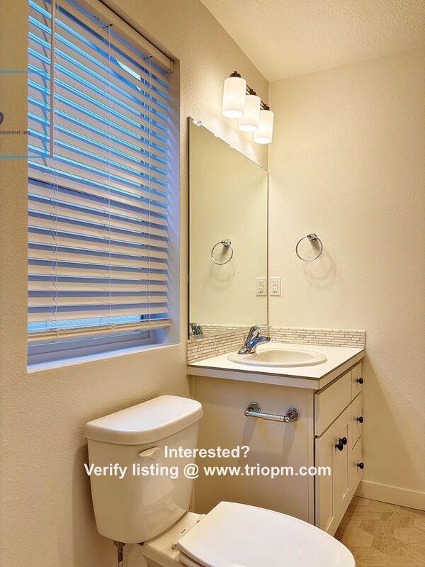 Building Photo - 2442 Brackenfern Rd