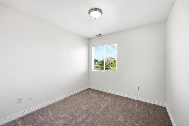 Building Photo - 4412 N Foxtrail Cir