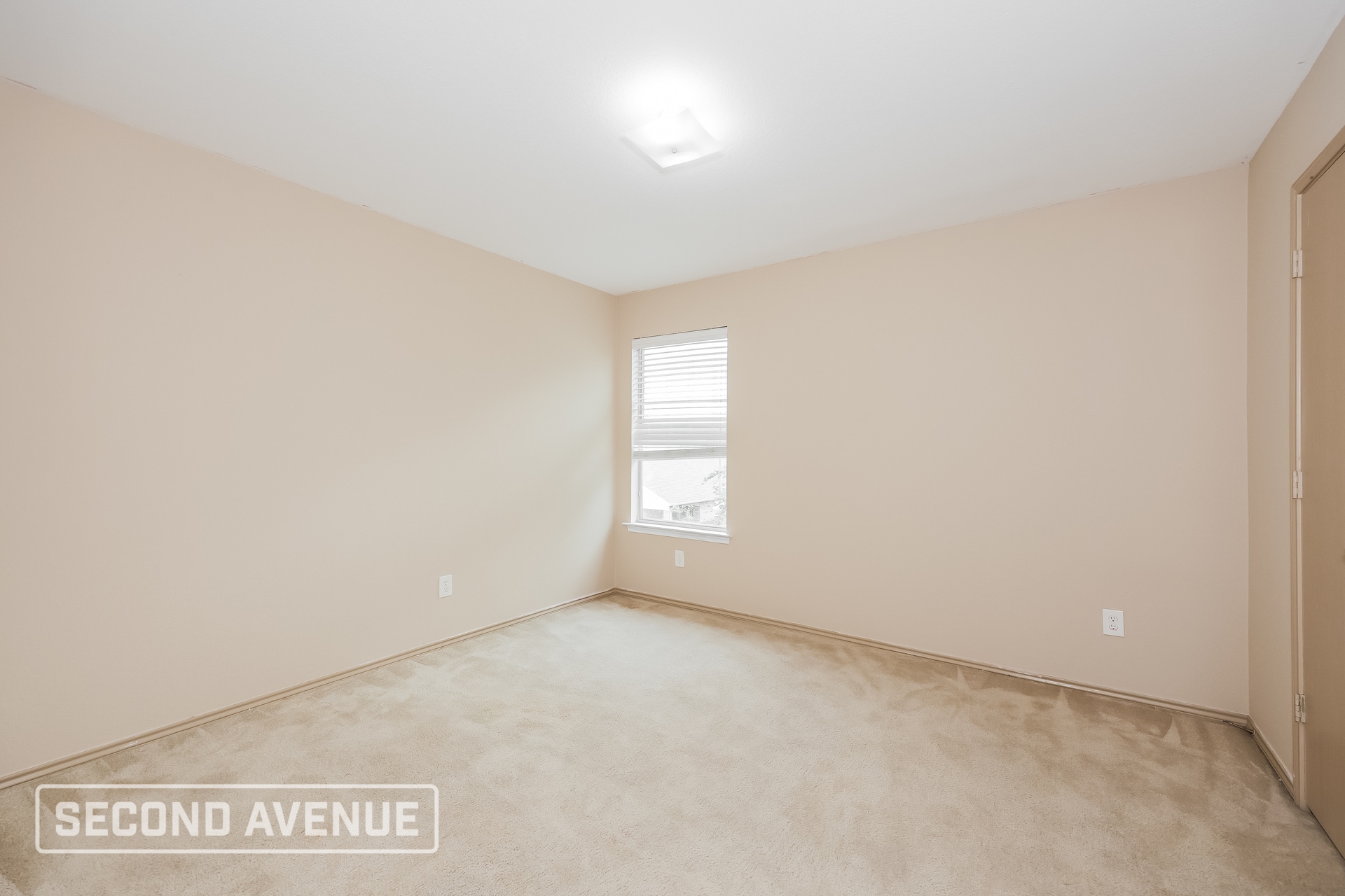 Building Photo - 2120 Ingrid Ln