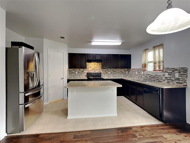 Building Photo - 14721 Forest Hollow Dr