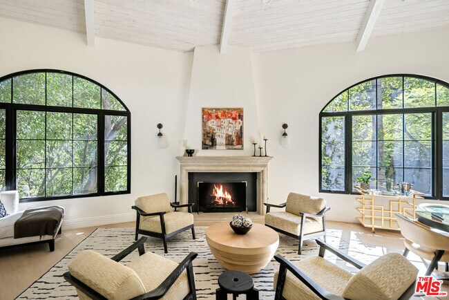 Building Photo - 7651 Willow Glen Rd