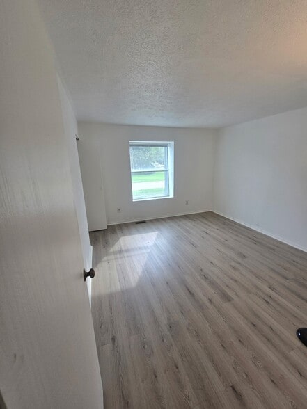 Building Photo - 6972-6996-6996 Joseph Dr