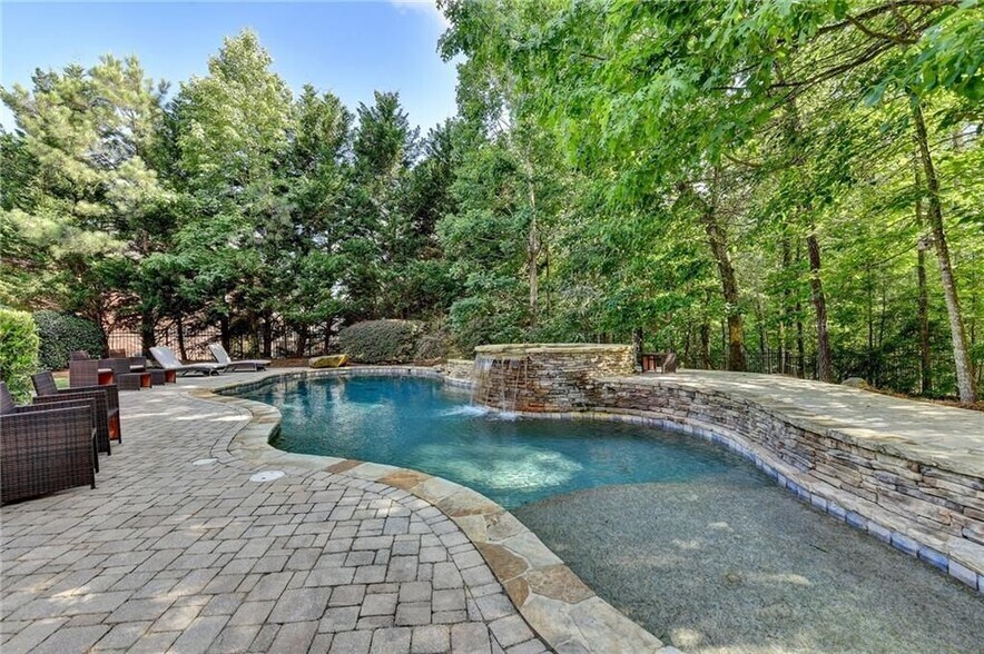 Building Photo - 11037 Estates Cir
