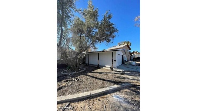 Building Photo - 3955 Ventura Way
