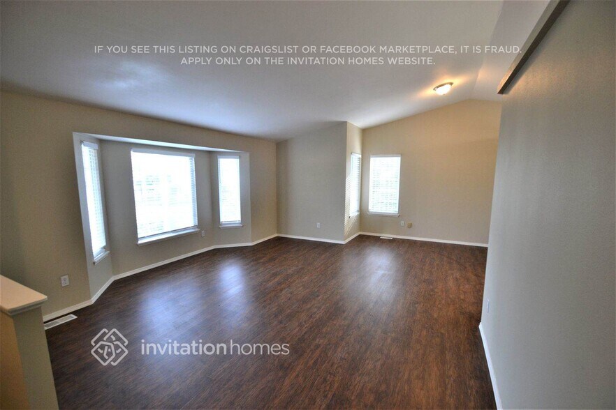 Building Photo - 1610 56th Ave NE