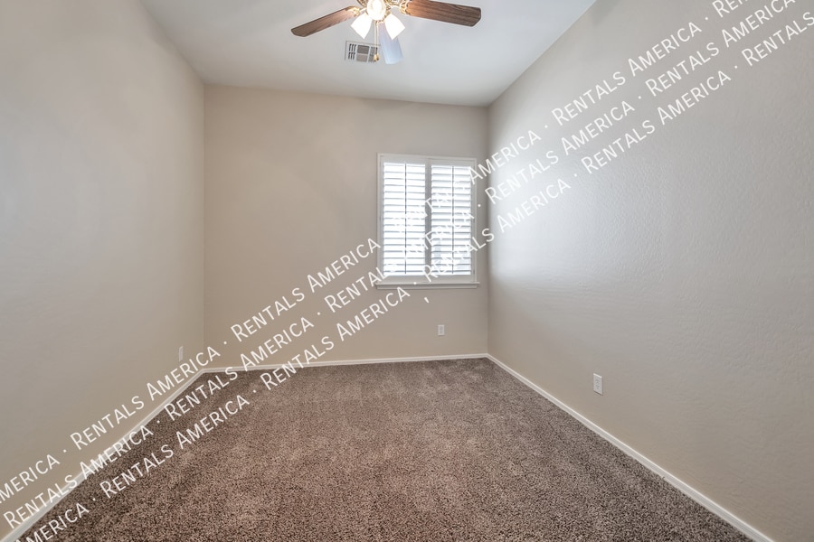 Building Photo - 43958 W Bailey Dr