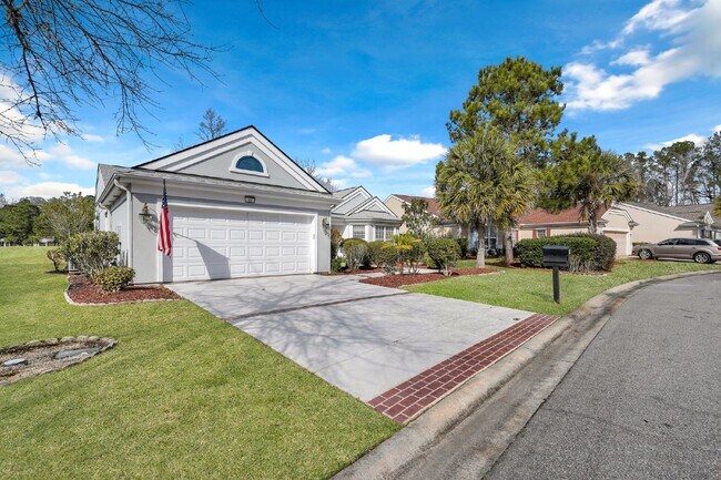 Building Photo - "Spacious Golf and Lagoon View 2 Bed, 2 Bath Rental Home in Sun City!