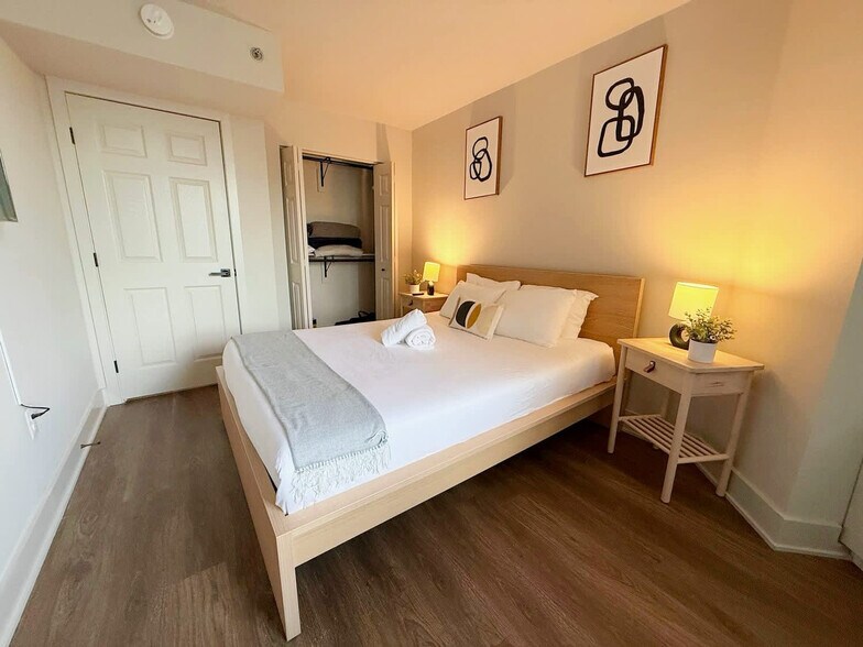 Building Photo - 801 15th St S