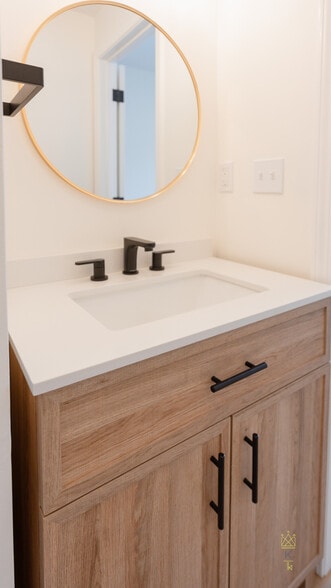 Building Photo - 5 Davis Ave