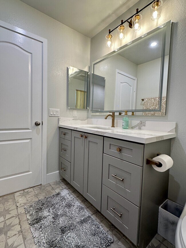 Building Photo - 449 Villa Blanca Ct