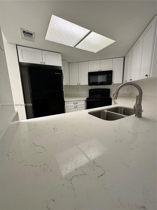 Building Photo - 9607 SW 138th Ave