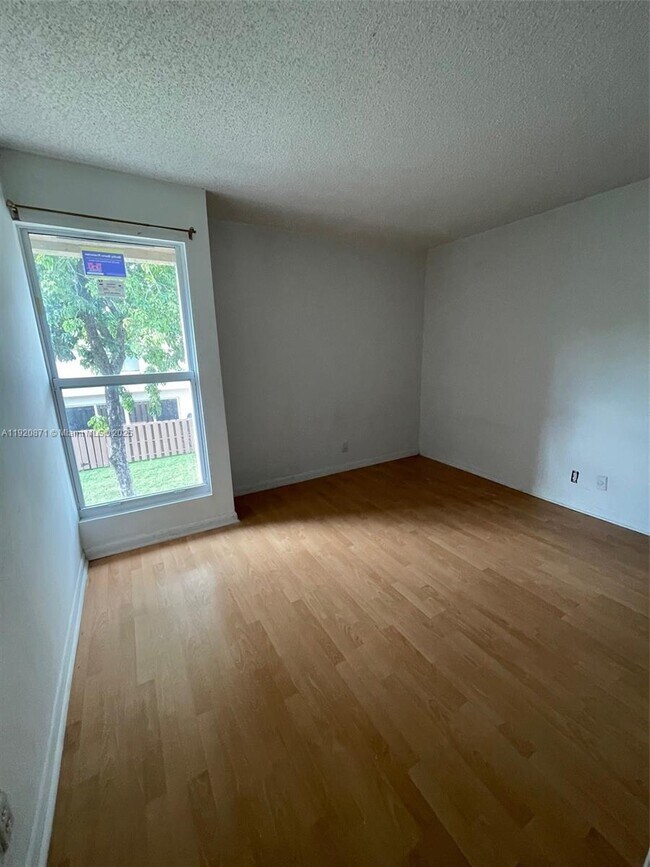 Building Photo - 8237 NW 8th Ct