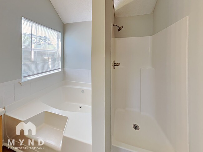 Building Photo - 2369 Sapphire Ct