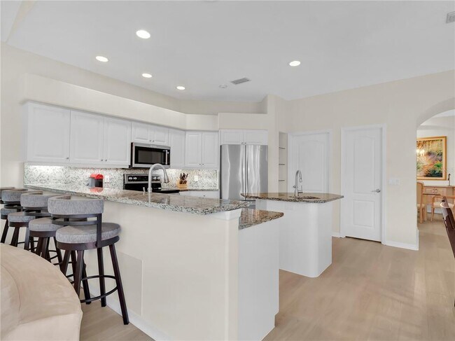 Building Photo - 8870 Huntington Pointe Dr