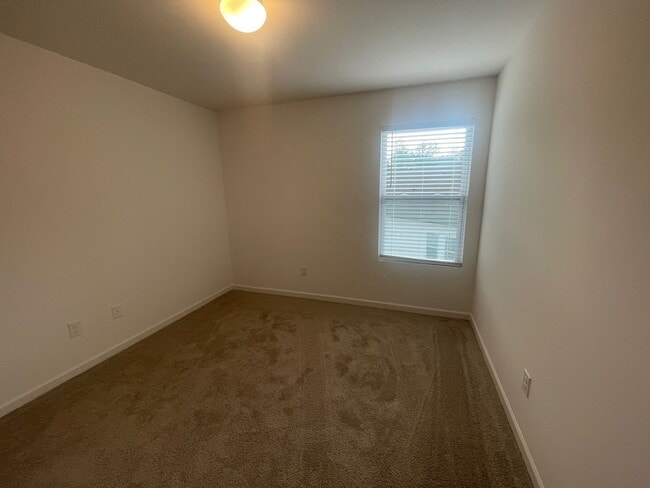 Building Photo - 207 Solacium Ln